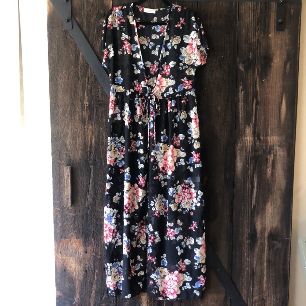 Sheer duster, floral, tie front, short sleeves